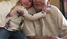 女孩爆料爷爷怎么办呢视频,视频内容引发社会关注